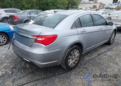 2014 Chrysler 200 Lx z USA, uszkodzony, nr VIN 1C3CCBAB3EN125055